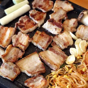 고백집 백반 삼겹살 사진