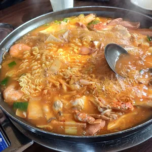 솥뚜껑부대찌개 사진