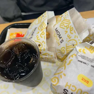 맘스터치 사진