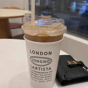 라르티스타 사진