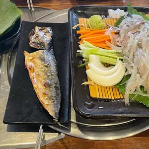 오징어선수촌 사진
