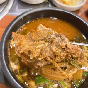 신원당마늘보쌈감자탕칡냉면칼국수 사진