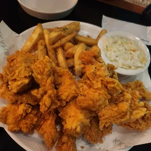 깐부치킨 사진