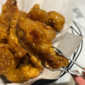 교촌치킨 사진