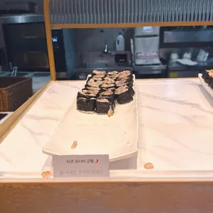 애슐리퀸즈 롯데피트인 사진