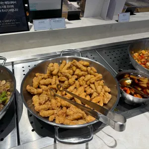 애슐리퀸즈 사진