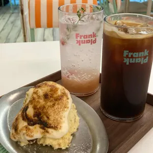 프랭크프랭크 사진