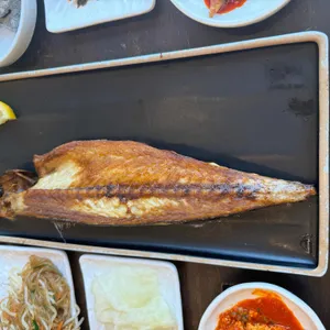 부산에뜬고등어 사진