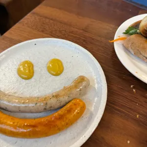 밀스 사진