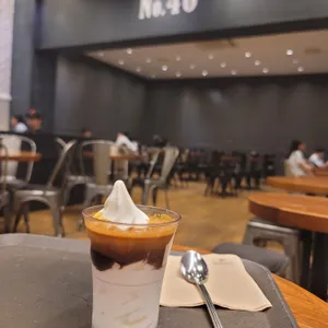 폴바셋 사진