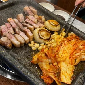 고향집 김치삼겹살 사진