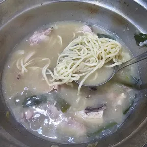 닭한마리 뚝닭 사진