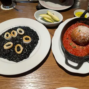 에토레 사진