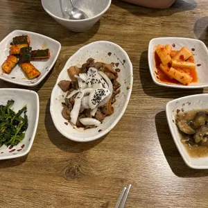 장모식탁 사진