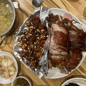 덕천족발 사진