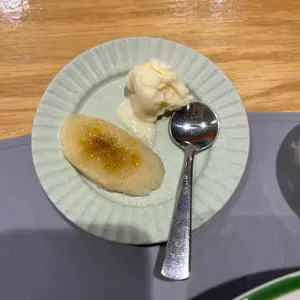 더블유함바그 사진