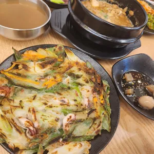 재동이청국장보리밥&냉삼겹 리뷰 사진