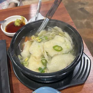 안경쓴고등어 사진