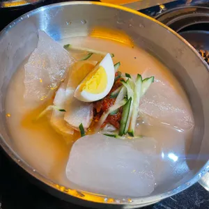 육랩 사진