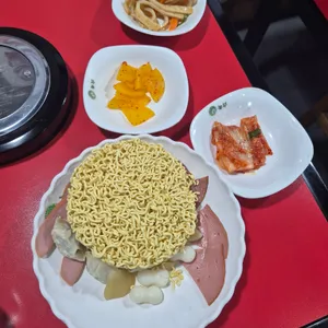 놀부부대찌개 사진