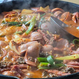 최네집 사진