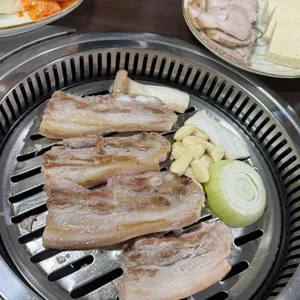 고가네맷돌손두부숯불생고기 사진