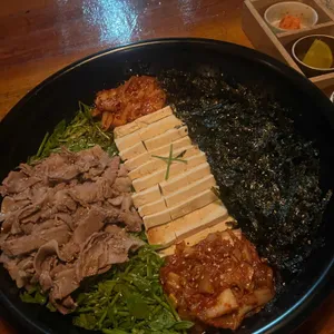 놋그릇과항아리 사진