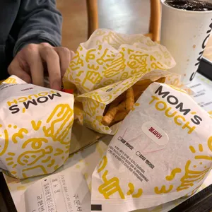 맘스터치 사진