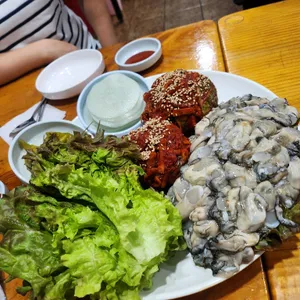 동수마늘보쌈칼국수 사진