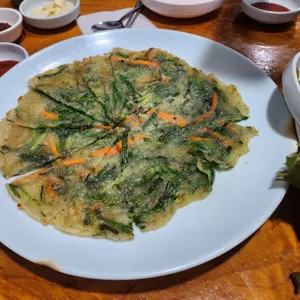 동수마늘보쌈칼국수 사진