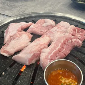 마천흑돼지 사진