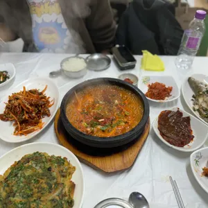 충무멸치쌈밥 대표 사진