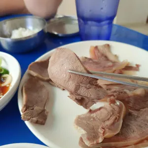 홍성집 사진