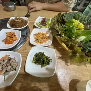 우렁 쌈밥정식 사진