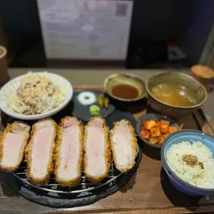 윤돈 사진