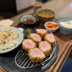 윤돈 사진