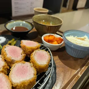 윤돈 사진