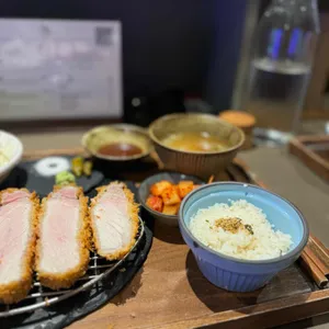 윤돈 사진