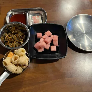 철인7호치킨 사진