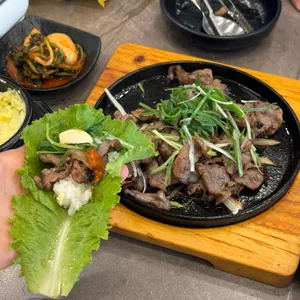 열두달꽃돼지 사진