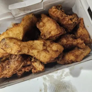 교촌치킨 사진