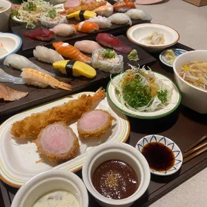 사야스시앤카츠 사진