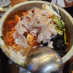 오징어선수촌 사진