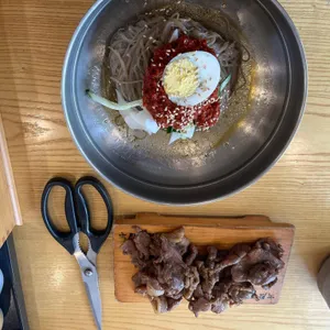 육쌈냉면 사진