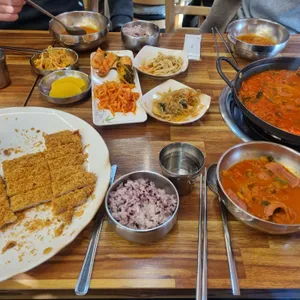 감탄부대찌개&왕돈가스 사진