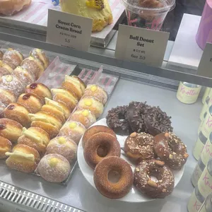 노티드 도넛 사진