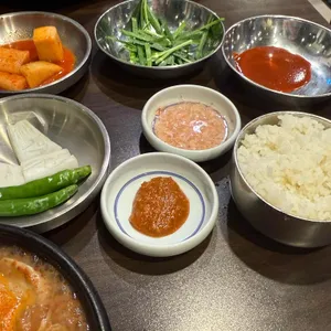 팔복집 사진