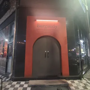 버건디 대표 사진