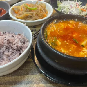맷돌순두부돌솥밥 사진