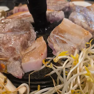 두툼 솥뚜껑삼겹살 리뷰 사진